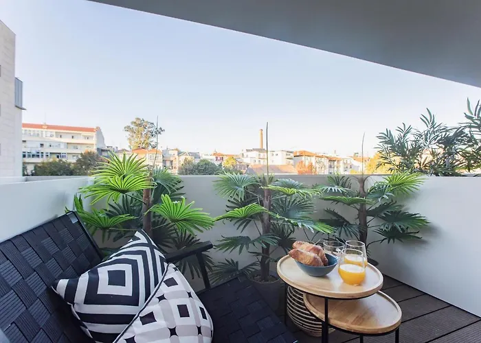 Daire Bombarda By Lovelystay Porto