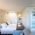Bombarda By Lovelystay شقة *