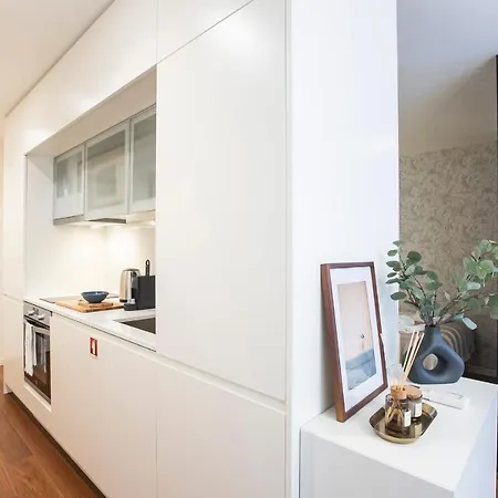 Apartament Bombarda By Lovelystay Porto