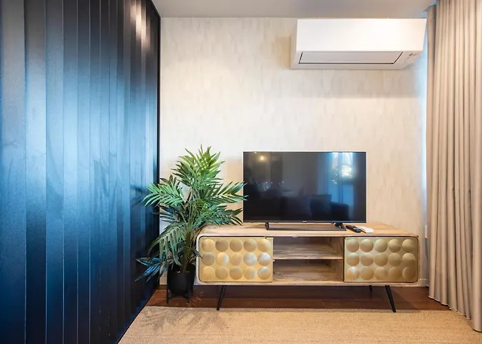 Bombarda By Lovelystay *